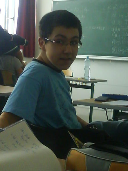 Die Schule . . .(: - 
