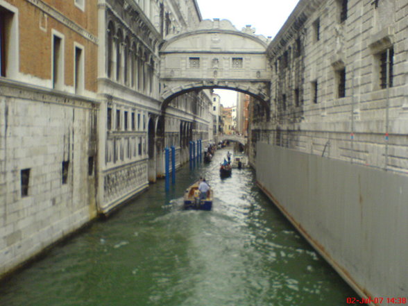 ^°vEnEdIg°^ - 