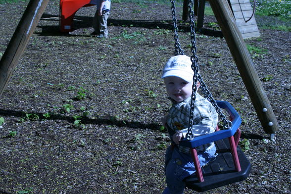 Mit Tante Sandra am Spielplatz!! - 