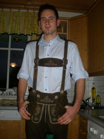 **Dirndl triff Lederhosen Erdleiten** - 