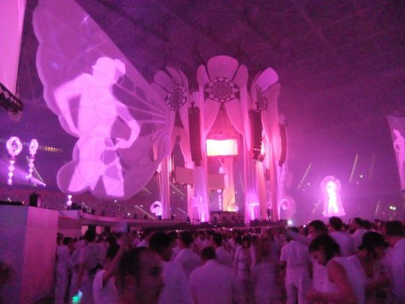 Sensation White 09/10 - 