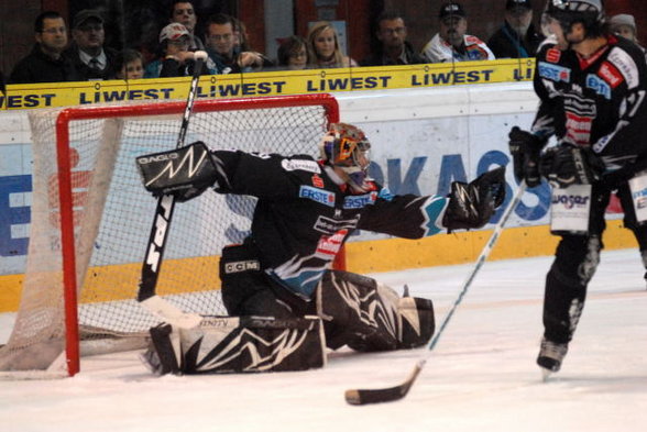 BW Linz - HC Innsbruck  5:4 - 