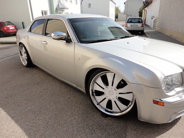 Chrysler 300c - 