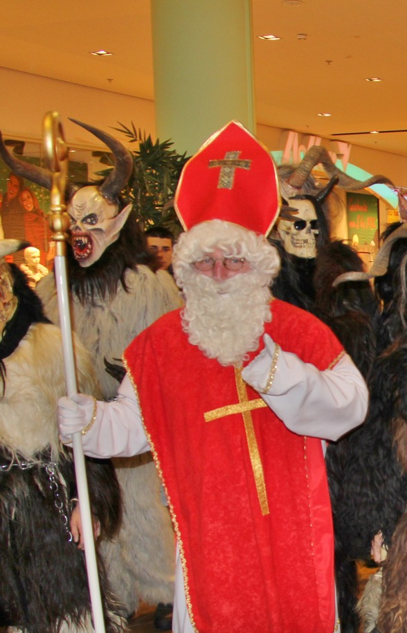 Perchtenlauf Shopping Nord - 