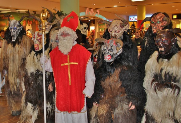 Perchtenlauf Shopping Nord - 