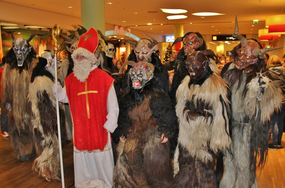 Perchtenlauf Shopping Nord - 