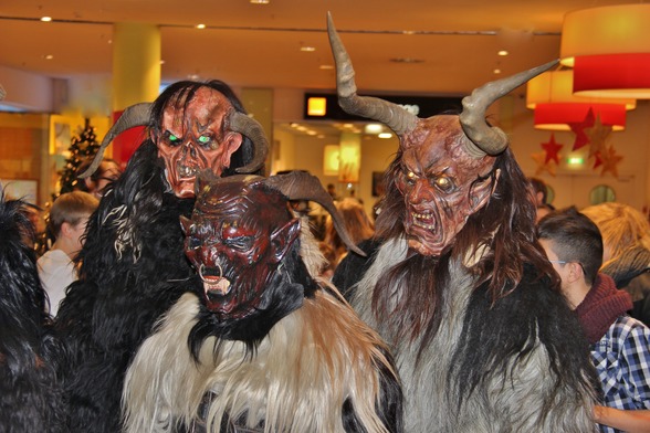 Perchtenlauf Shopping Nord - 