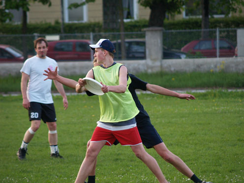 Ultimate FRISBEE - 