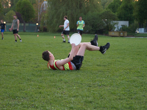 Ultimate FRISBEE - 