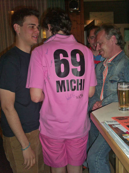 Michiiiiiii hat GEBUUUURTSTAG!!!! ;) - 
