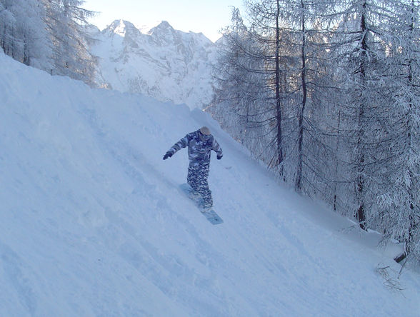 Snowboarden Near Sibiria - 