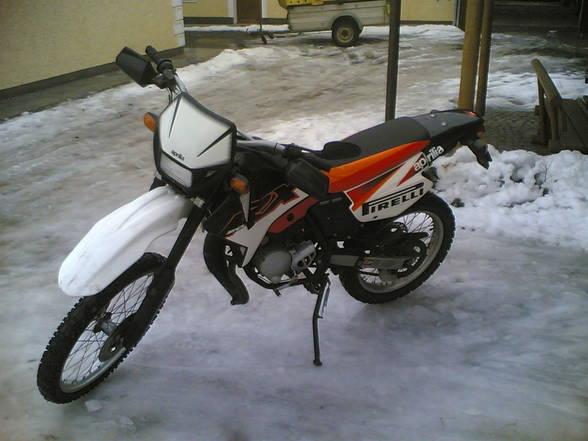 Mei Moped - 