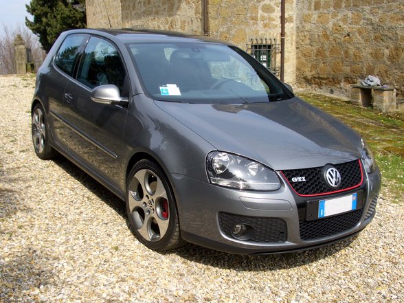 VW Golf GTI - 