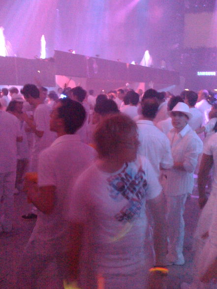 Sensation_white_09 - 