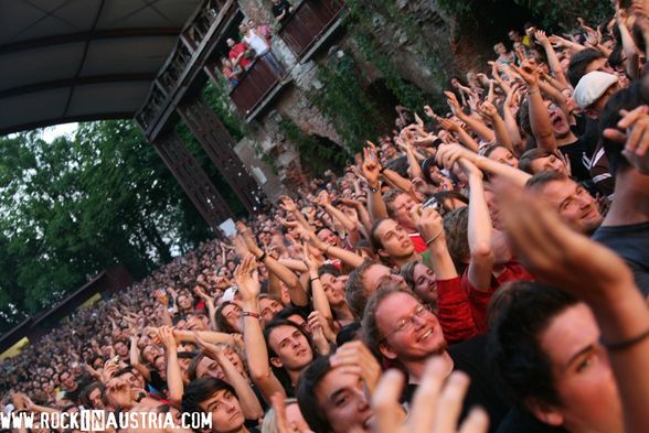 Queens of the Goddamn' Stone Age - 