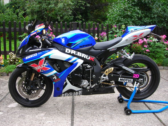 Suzuki GSXR 750 - 