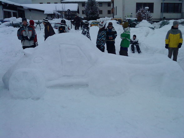 Schneeskulpturen bauen anstatt boarden - 