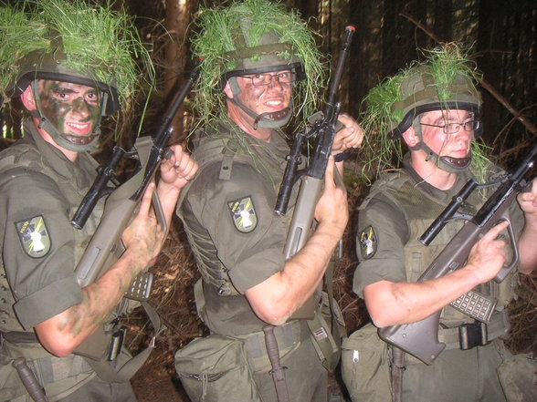 Beim Heer, mit Gewehr.... - 
