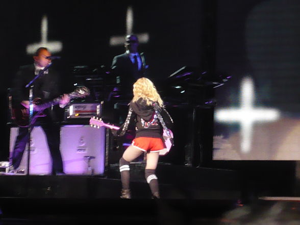 Madonna-Sticky & Sweet Tour- 230908 - 