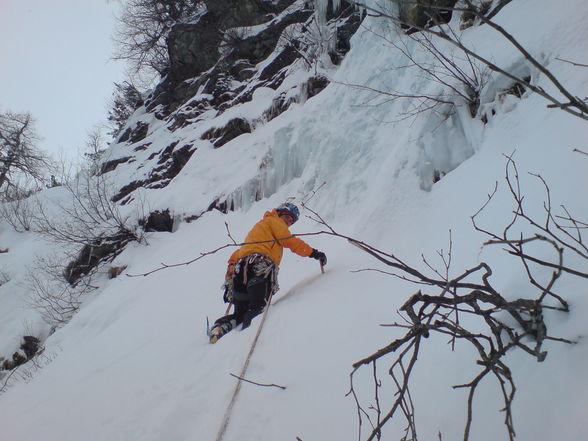 gfrei mi i schau aufs eisklettern - 