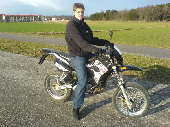 Autos und Mopeds - 