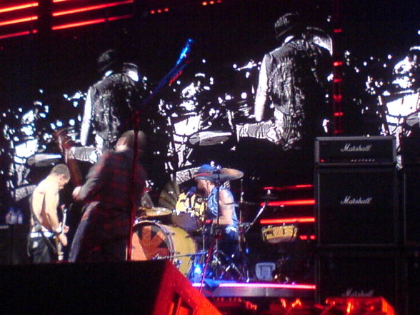 Red Hot Chili Peppers Live at Vienna - 