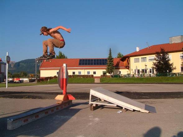 sport? lifestyle? right skateboarding!!! - 