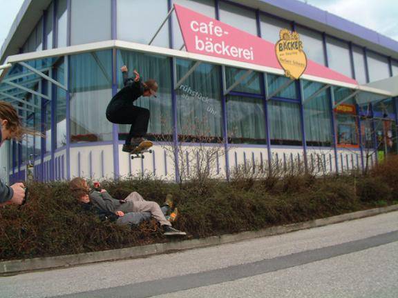 sport? lifestyle? right skateboarding!!! - 