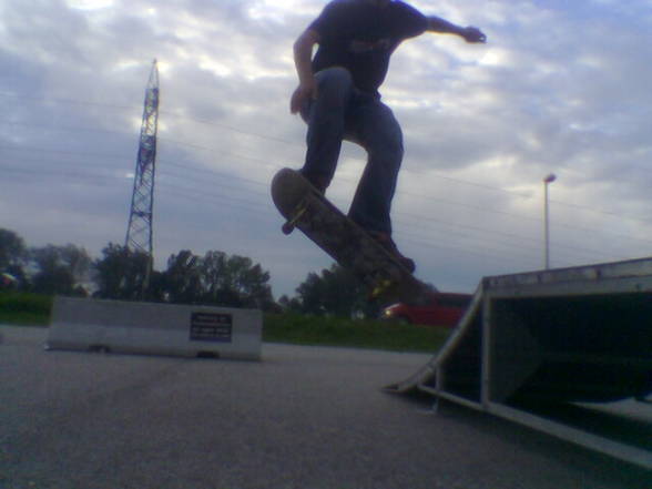 Skate - Pictures - 