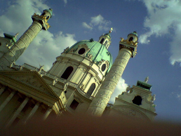 vIeNnA - 