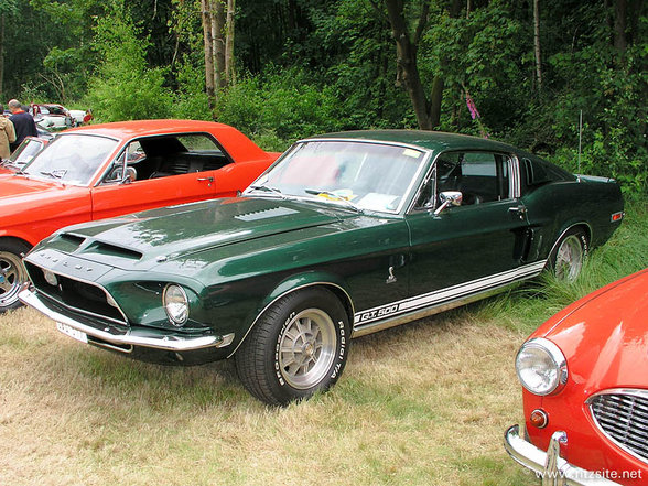 Ford Mustang - 