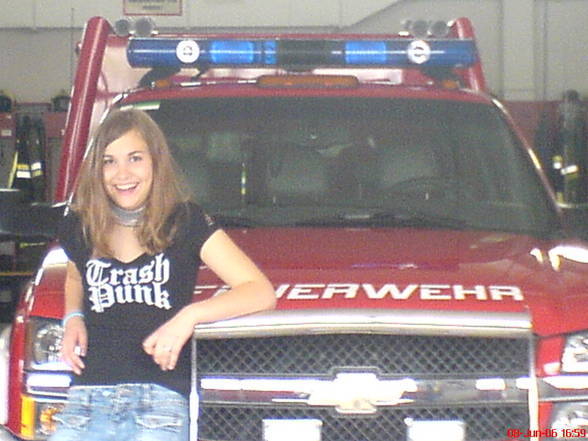 fotosession bei da Feuerwehr!!!!*gg* - 