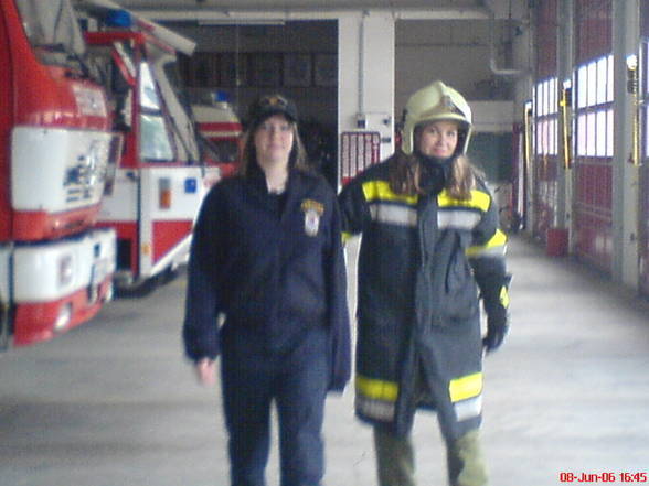 fotosession bei da Feuerwehr!!!!*gg* - 