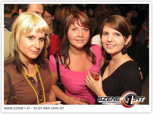 FrEuNdE  &  pArTy`S - 