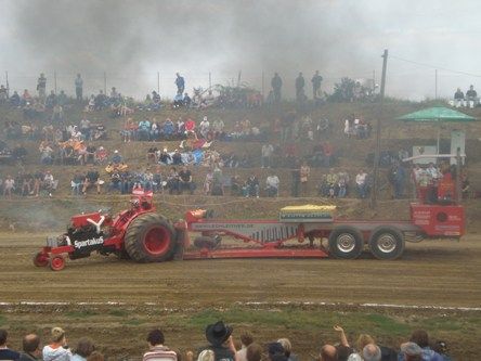 TRACTOR PULLING HOLLABRUNN - 