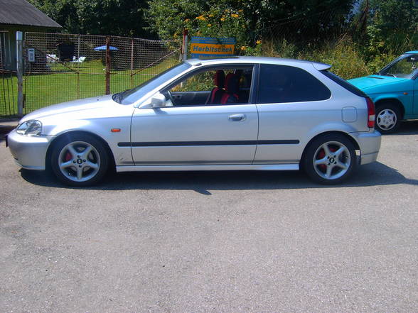 Honda Civic - 