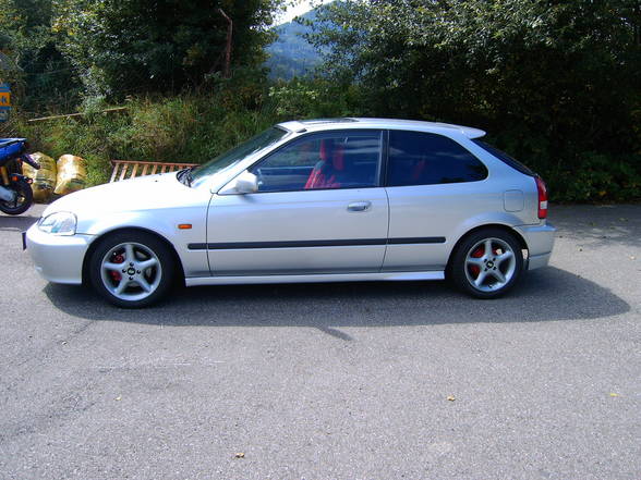 Honda Civic - 