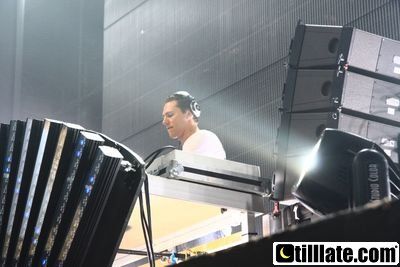 Tiesto 25-August 08 Privilege - 