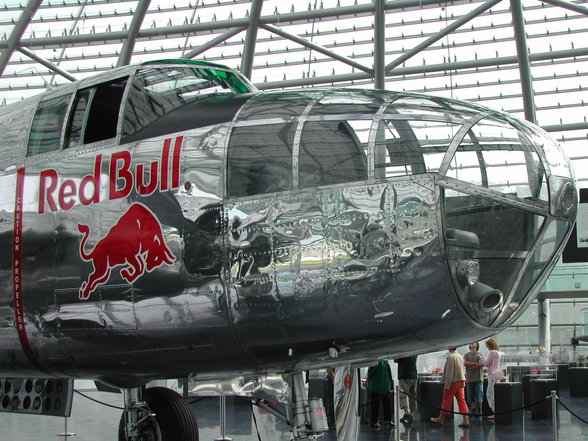 Red Bull Hanger7 - 