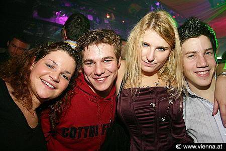 Wien 09.12.05 Club Hochriegel - 