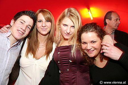 Wien 09.12.05 Club Hochriegel - 