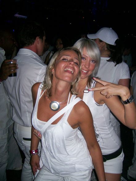 Sensation White in Prag - 