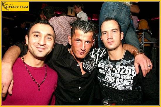 PARTY Fotos - 