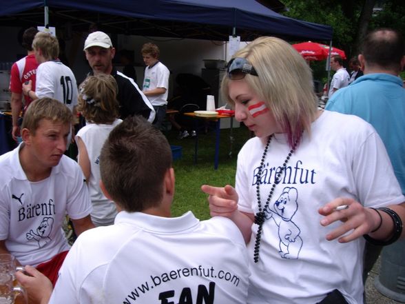 Am Fußballplatz ... *gg* - 