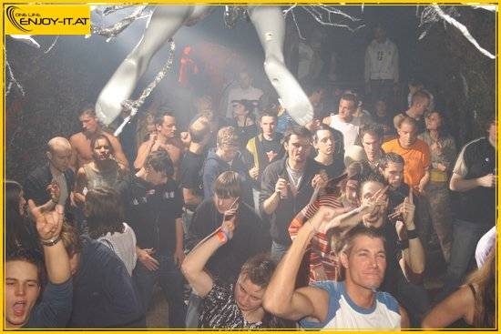 Irgendwann im Cave Club - 