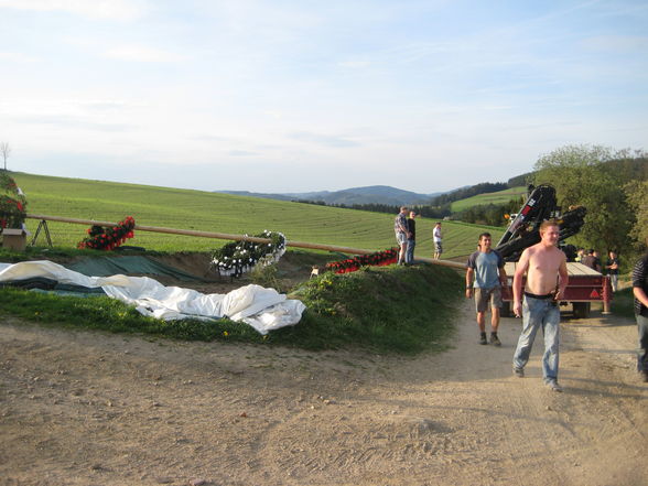 Maibaumsetzen Bauhütte 2010 - 