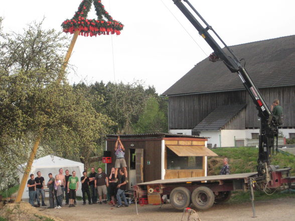 Maibaumsetzen Bauhütte 2010 - 