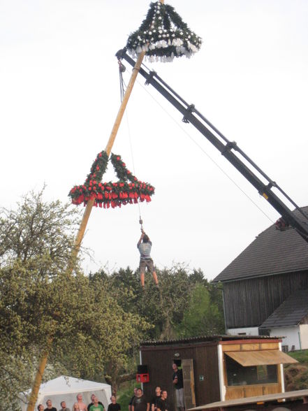 Maibaumsetzen Bauhütte 2010 - 