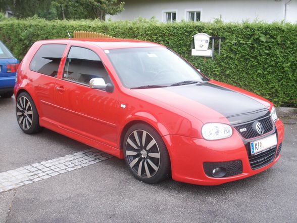 GLOF 4 GTI - 