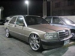 Mercedes Benz 190E - 